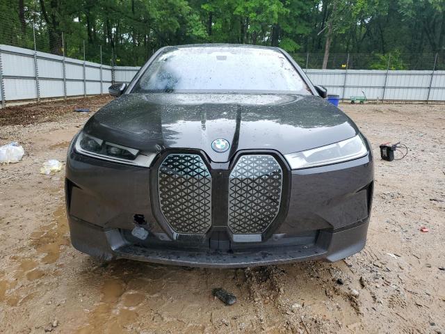 WB523CF00RCN27147 - 2024 BMW IX XDRIVE50 GRAY photo 5