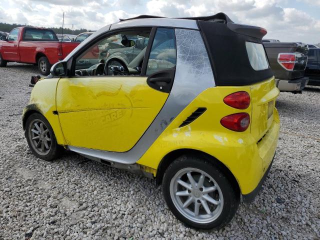 WMEEK31X08K106608 - 2008 SMART FORTWO PUR PASSION YELLOW photo 2