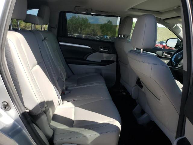 5TDJKRFHXGS278458 - 2016 TOYOTA HIGHLANDER XLE SILVER photo 11