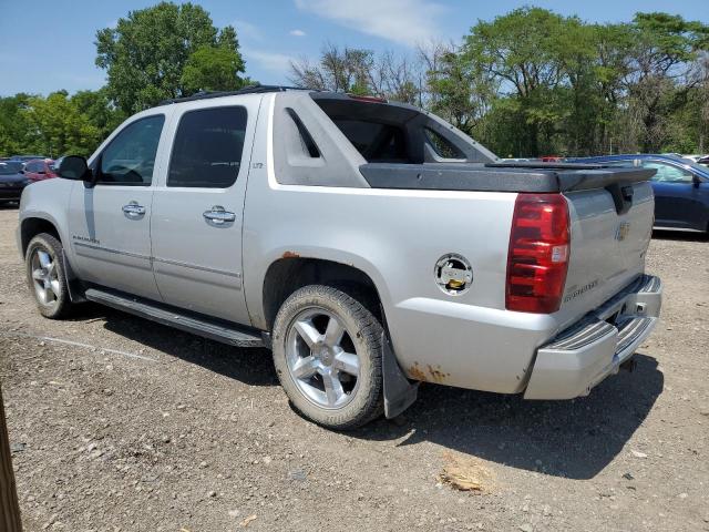 3GNTKGE32BG144450 - 2011 CHEVROLET AVALANCHE LTZ SILVER photo 2