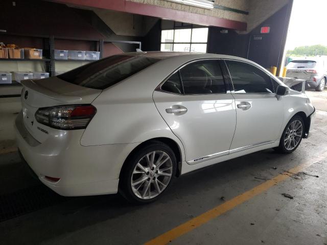 JTHBB1BA4A2014812 - 2010 LEXUS HS 250H WHITE photo 3