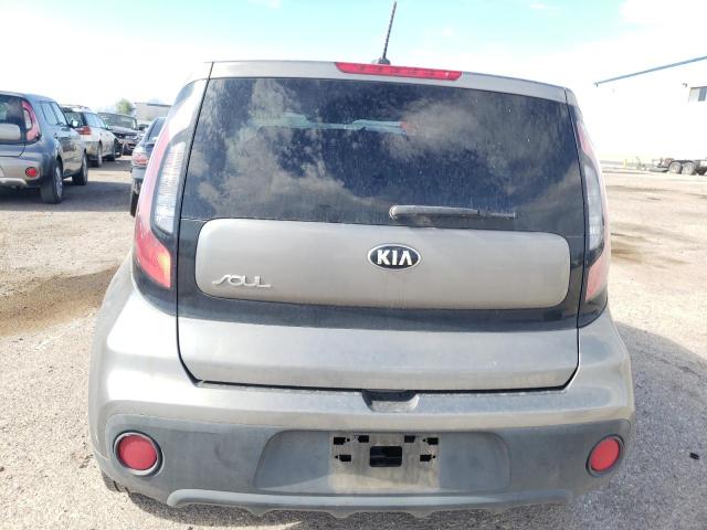 KNDJN2A24H7502031 - 2017 KIA SOUL CHARCOAL photo 6