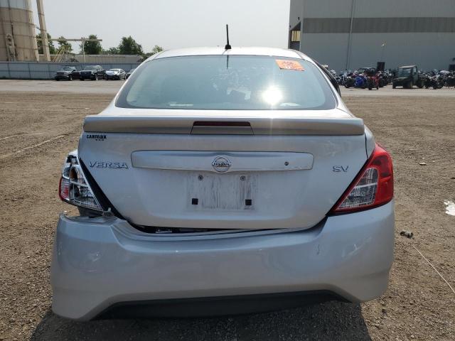 3N1CN7AP7HK468561 - 2017 NISSAN VERSA S SILVER photo 6