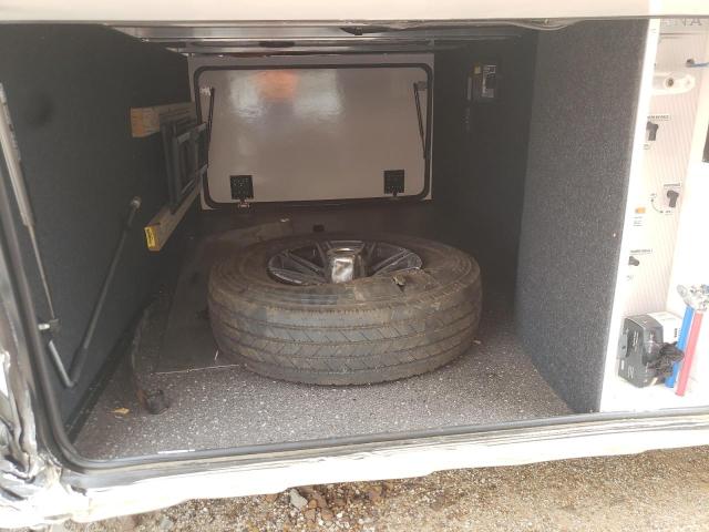 4YDFM0S20R4700696 - 2024 KEYSTONE MONTANA TWO TONE photo 6