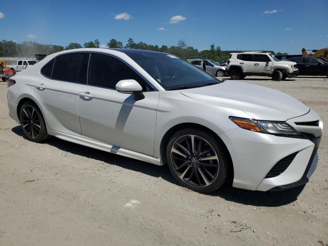 4T1B61HK6KU698298 - 2019 TOYOTA CAMRY XSE WHITE photo 4