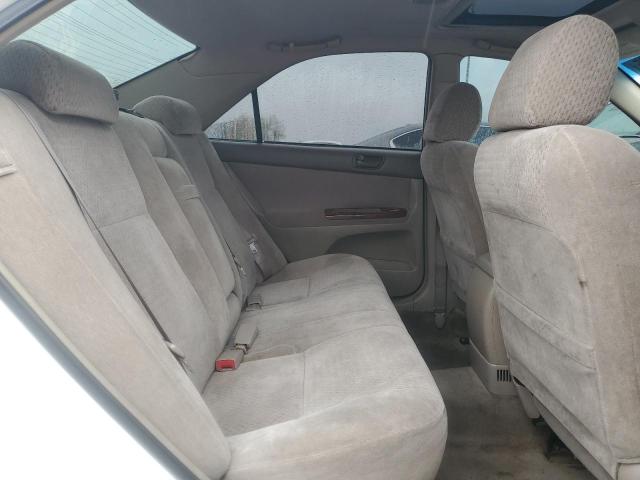 4T1BF32K32U032214 - 2002 TOYOTA CAMRY LE WHITE photo 10