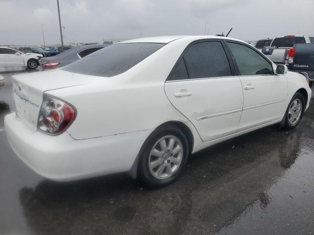 4T1BF32K32U032214 - 2002 TOYOTA CAMRY LE WHITE photo 3