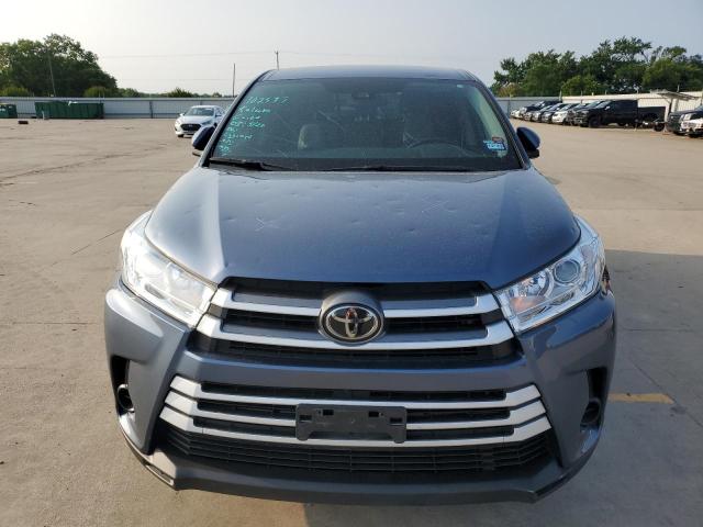 5TDZARFH4KS059199 - 2019 TOYOTA HIGHLANDER LE BLUE photo 5