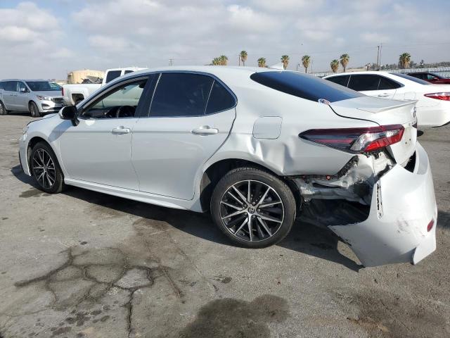 4T1G11AK7RU214681 - 2024 TOYOTA CAMRY SE NIGHT SHADE WHITE photo 2