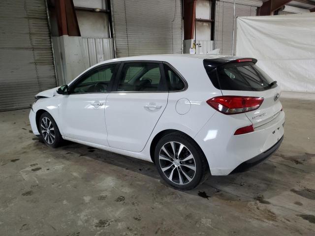 KMHH35LE9JU033180 - 2018 HYUNDAI ELANTRA GT WHITE photo 2