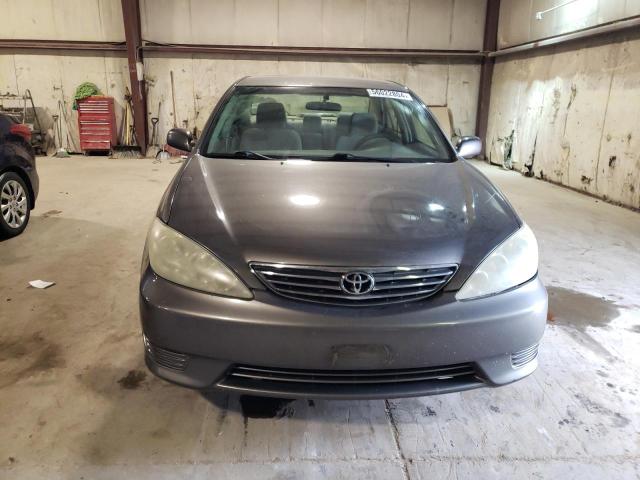 4T1BE32K25U505530 - 2005 TOYOTA CAMRY LE GRAY photo 5