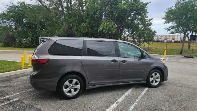 5TDZZ3DC2LS023056 - 2020 TOYOTA SIENNA L GRAY photo 4