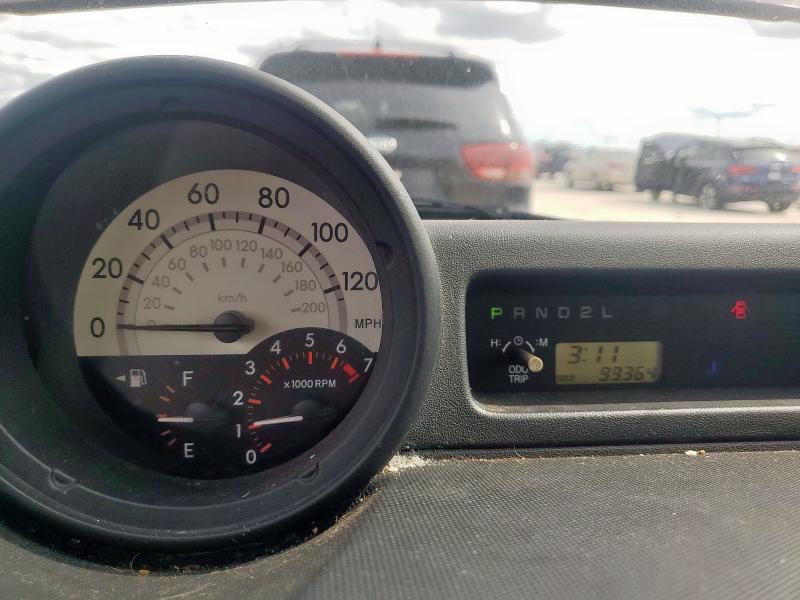 JTLKT324364031573 - 2006 TOYOTA SCION XB MAROON photo 9