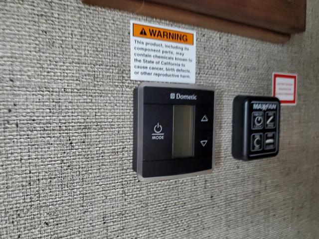 4YDF34124H2504475 - 2017 KEYSTONE COUGAR TAN photo 8