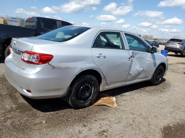 2T1BU4EEXDC005758 - 2013 TOYOTA COROLLA BASE SILVER photo 3