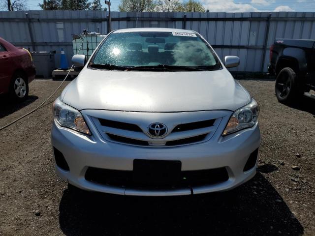 2T1BU4EEXDC005758 - 2013 TOYOTA COROLLA BASE SILVER photo 5