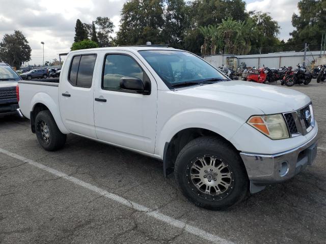 1N6AD07U98C402110 - 2008 NISSAN FRONTIER CREW CAB LE WHITE photo 4