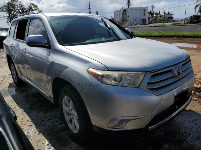 5TDZA3EH1CS029545 - 2012 TOYOTA HIGHLANDER BASE SILVER photo 4