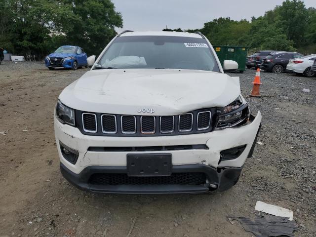 3C4NJDBBXJT470422 - 2018 JEEP COMPASS LATITUDE WHITE photo 5