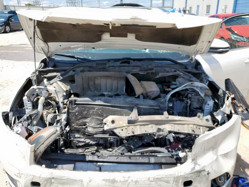 5TDKKRFH2GS135976 - 2016 TOYOTA HIGHLANDER XLE WHITE photo 12