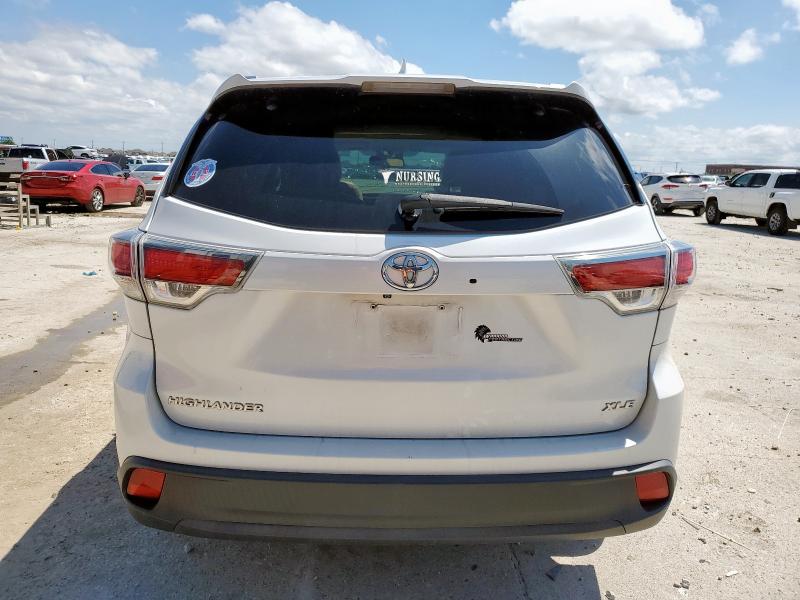 5TDKKRFH2GS135976 - 2016 TOYOTA HIGHLANDER XLE WHITE photo 6