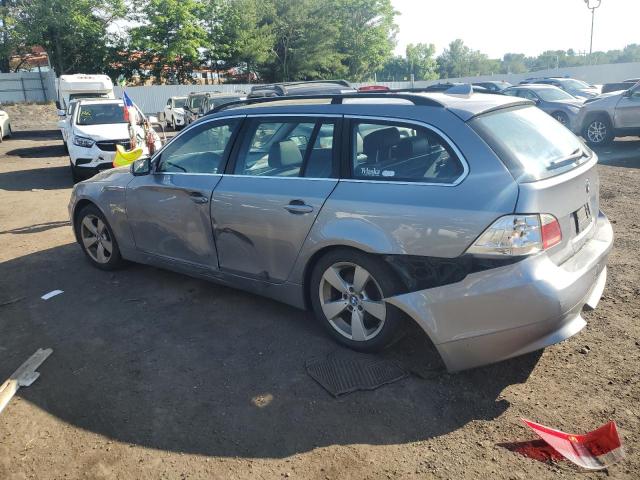 WBANN73556CN00599 - 2006 BMW 530 XIT SILVER photo 2