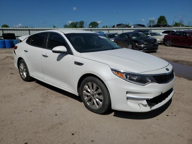 5XXGT4L34JG252059 - 2018 KIA OPTIMA LX WHITE photo 4