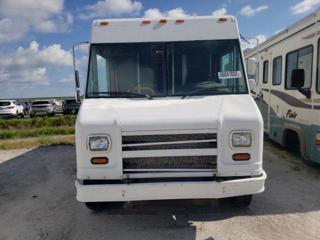 4UZAANBW21CJ13699 - 2001 FREIGHTLINER CHASSIS M LINE WALK-IN VAN WHITE photo 9