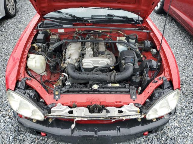 JM1NB353950410212 - 2005 MAZDA MX-5 MIATA BASE RED photo 11