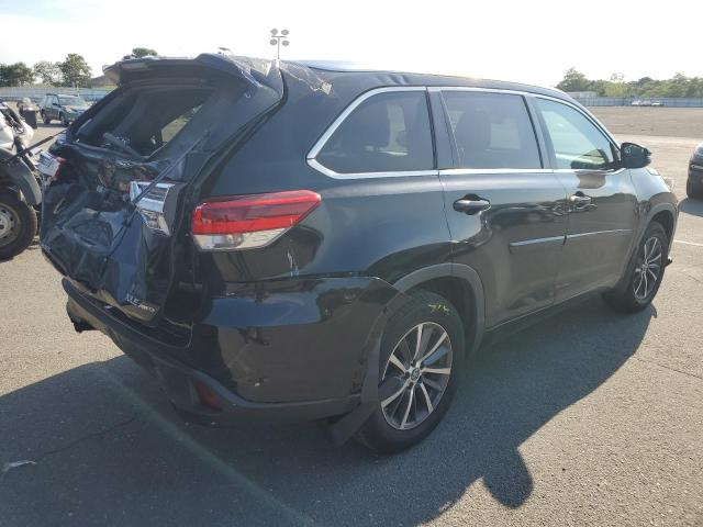 5TDJZRFH2HS357992 - 2017 TOYOTA HIGHLANDER SE BLACK photo 4