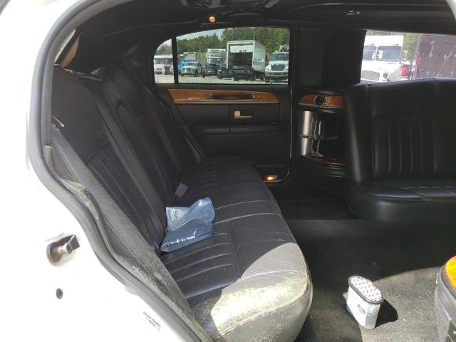 2L1FM88W78X640786 - 2008 LINCOLN TOWN CAR EXECUTIVE WHITE photo 11