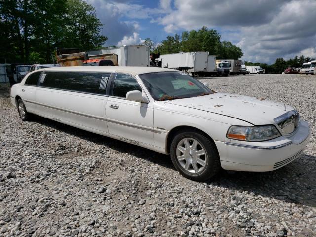 2L1FM88W78X640786 - 2008 LINCOLN TOWN CAR EXECUTIVE WHITE photo 4