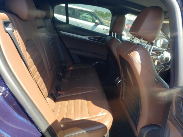 ZASFAKNN4J7C00239 - 2018 ALFA ROMEO STELVIO TI SPORT BLUE photo 11