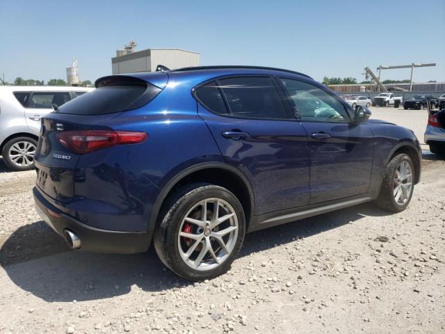 ZASFAKNN4J7C00239 - 2018 ALFA ROMEO STELVIO TI SPORT BLUE photo 3