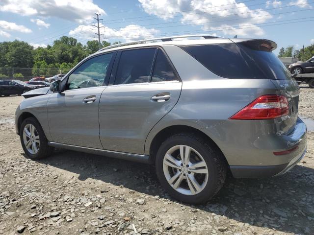 4JGDA5HB1FA588393 - 2015 MERCEDES-BENZ ML 350 4MATIC GRAY photo 2