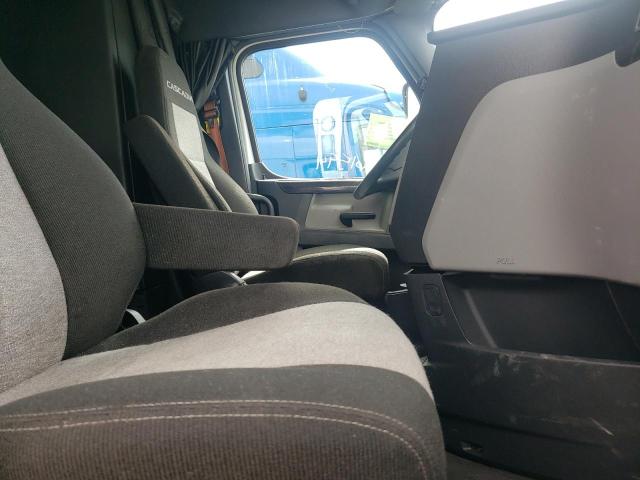 3AKJHHDRXKSKP5863 - 2019 FREIGHTLINER CASCADIA 1 WHITE photo 5