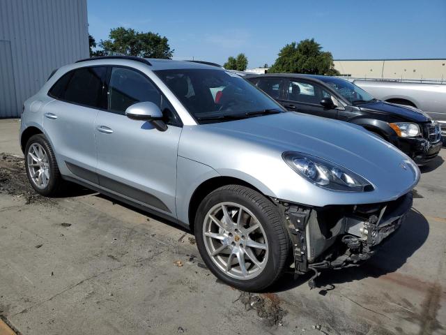 WP1AB2A50GLB58835 - 2016 PORSCHE MACAN S SILVER photo 4