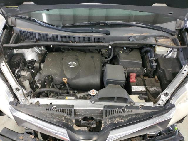 5TDKZ3DC7JS916208 - 2018 TOYOTA SIENNA LE SILVER photo 12