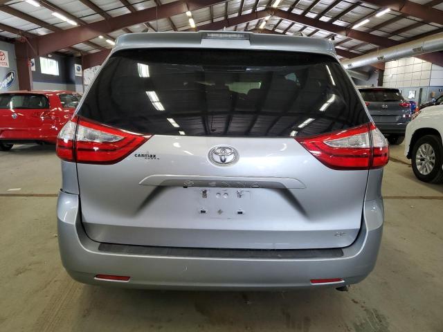 5TDKZ3DC7JS916208 - 2018 TOYOTA SIENNA LE SILVER photo 6