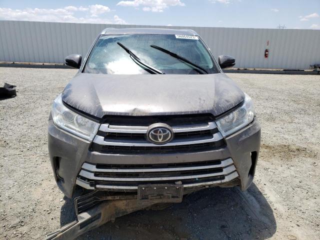 5TDKZRFH3KS328366 - 2019 TOYOTA HIGHLANDER SE GRAY photo 5