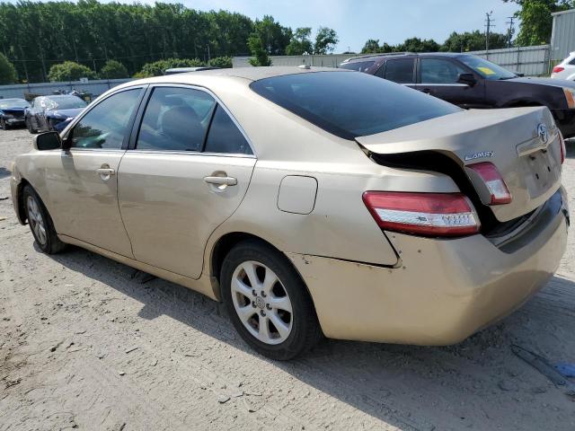 4T1BF3EK2BU587375 - 2011 TOYOTA CAMRY BASE GOLD photo 2