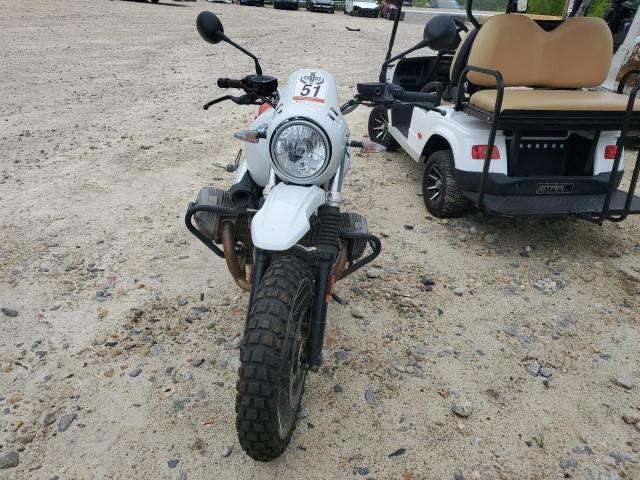 WB10J4308JZ796782 - 2018 BMW R NINE T URBAN SILVER photo 2