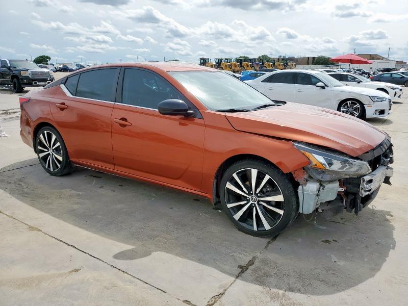 1N4BL4CV0KC136330 - 2019 NISSAN ALTIMA SR ORANGE photo 4