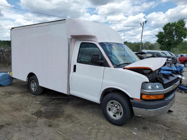 1GB0GRFF0H1337452 - 2017 CHEVROLET EXPRESS G3 WHITE photo 4