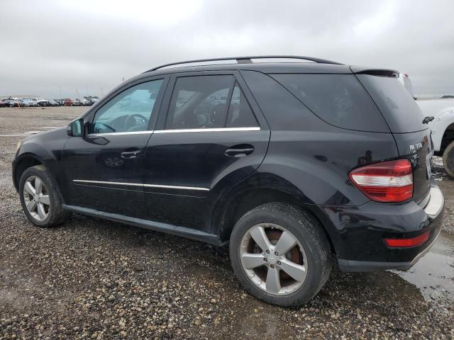4JGBB8GBXBA641920 - 2011 MERCEDES-BENZ ML 350 4MATIC BLACK photo 2