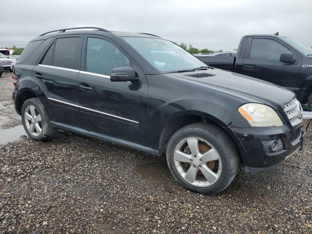 4JGBB8GBXBA641920 - 2011 MERCEDES-BENZ ML 350 4MATIC BLACK photo 4
