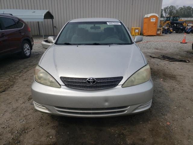 4T1BE32K32U056158 - 2002 TOYOTA CAMRY LE SILVER photo 5