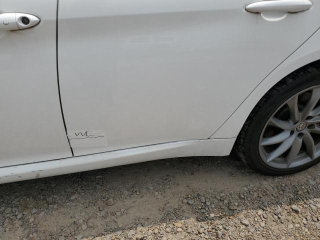 ZARFAEDN7H7559323 - 2017 ALFA ROMEO GIULIA Q4 白色 照片 12