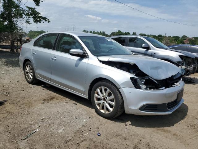 3VWDP7AJ7DM426846 - 2013 VOLKSWAGEN JETTA SE SILVER photo 4