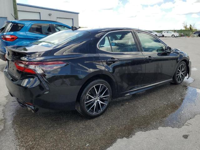 4T1G11AK3PU771035 - 2023 TOYOTA CAMRY SE NIGHT SHADE BLACK photo 3